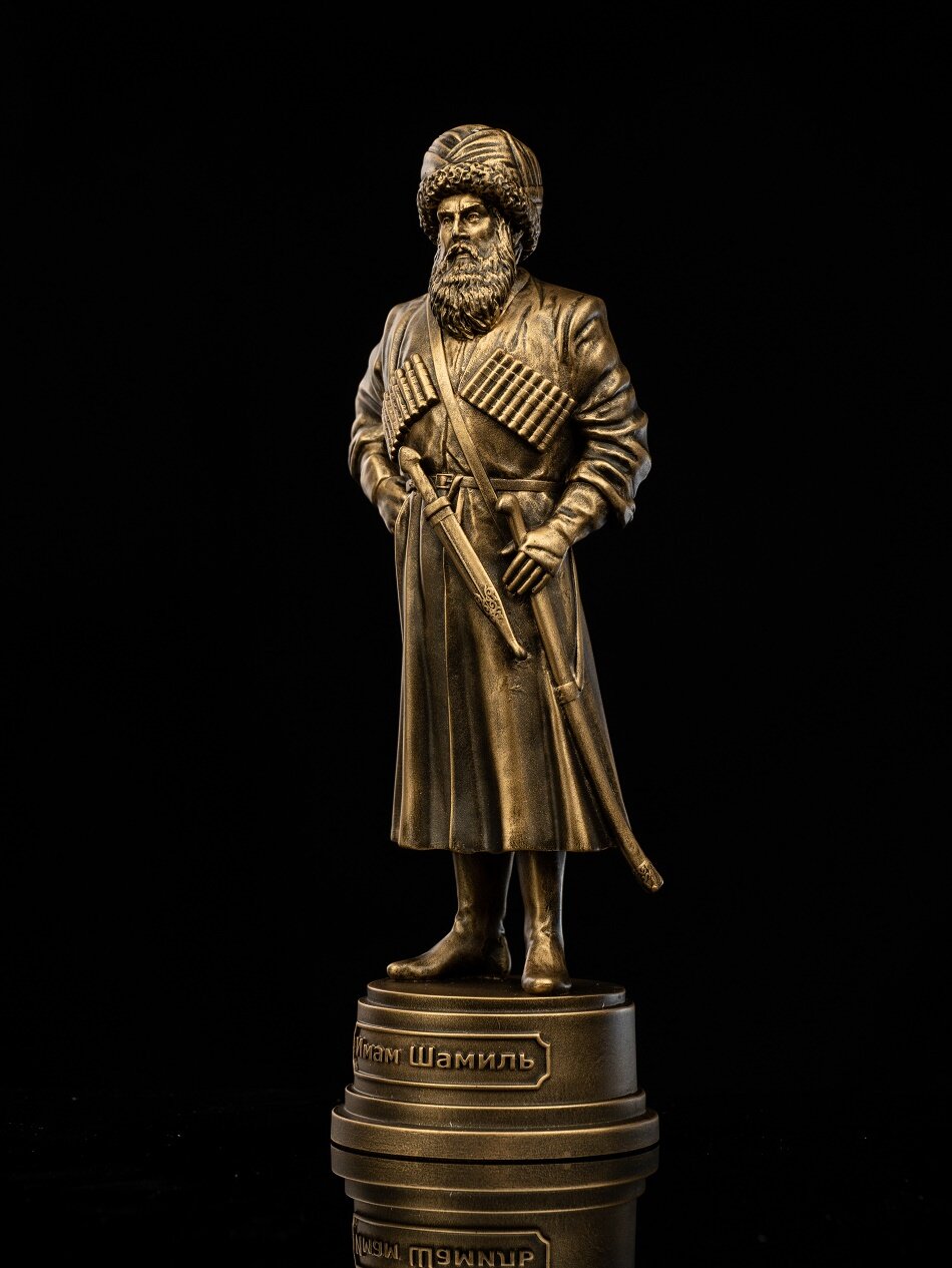 Статуэтка Имам Шамиль, высота 21 см, литьевой мрамор, патина бронза — фото 1