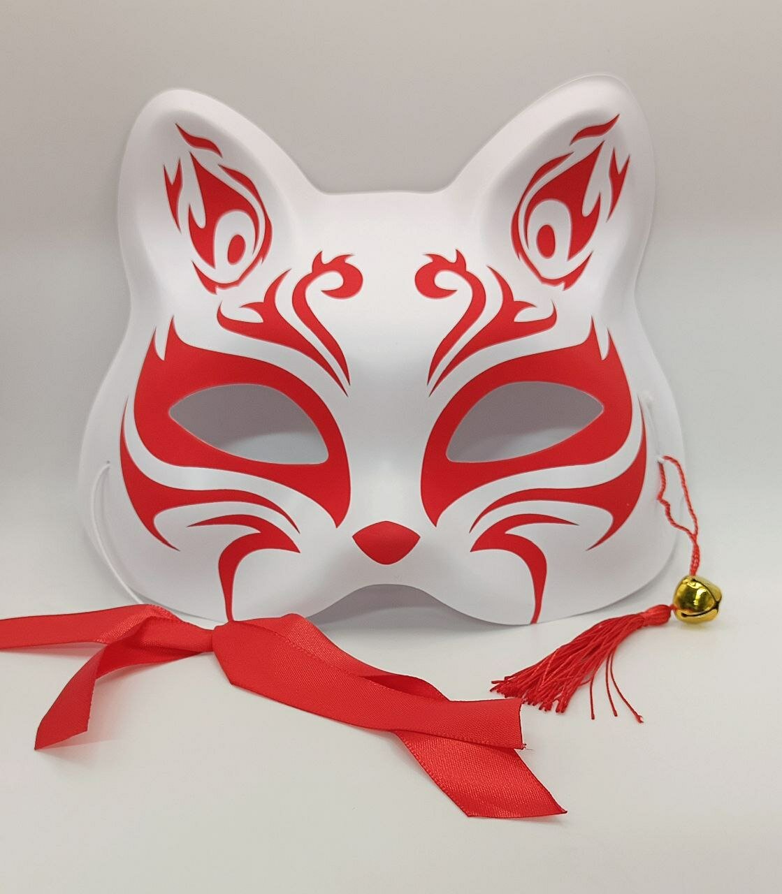 Карнавальная маска кошки бело-красная (3)