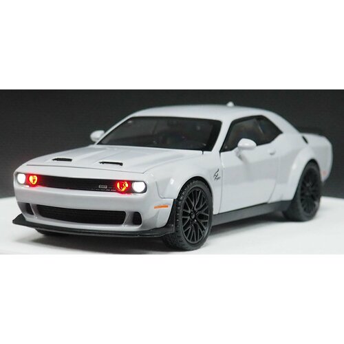 Модель автомобиля Dodge SRT Demon. Свет, звук.