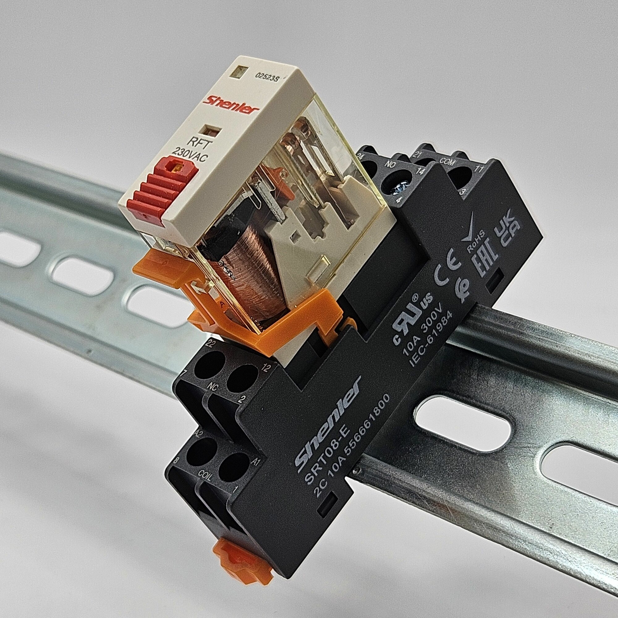 фото Реле Shenler в сборе 2CO, 220VAC, 8А RFT2CO730LT+SRT08E