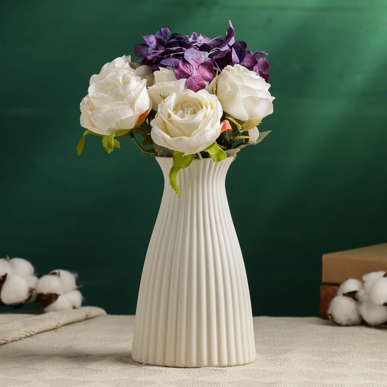 Керамическая ваза для цветов сухоцветов «Ингер» настольная 18×11 см белый