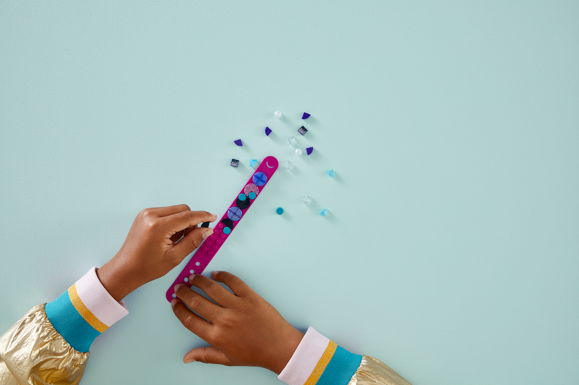 Конструктор LEGO Dots 41802 Браслет Unicorns Forever, 37 дет. — фото 1