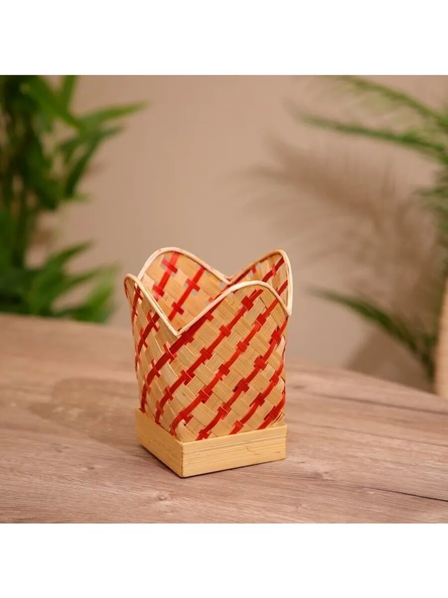 Салфетница плетёная из бамбука 9х9х14 см