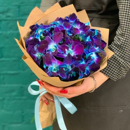 Букет из 17 синих орхидей (дендробиум)