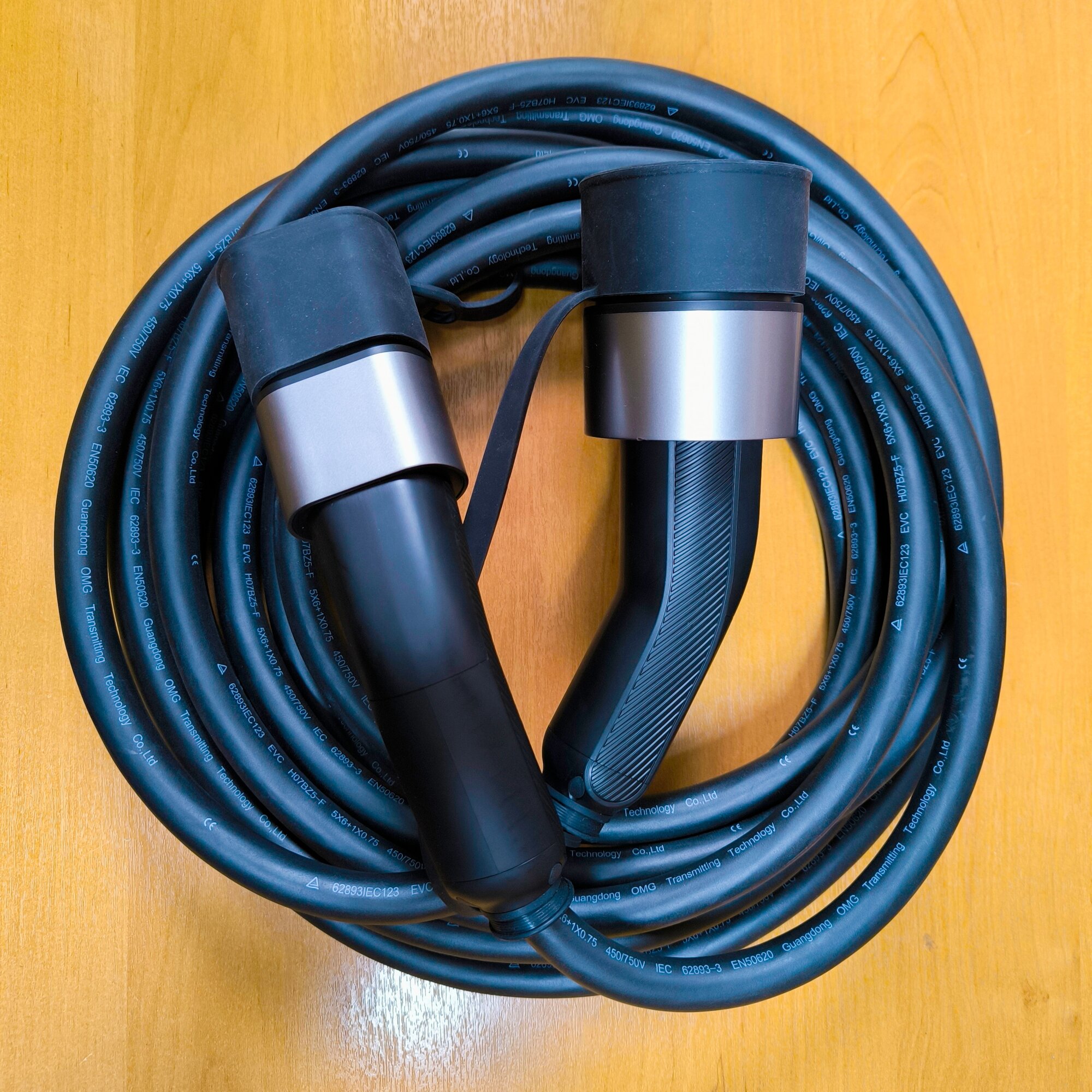 Зарядный кабель Type 2 - Type 2 для электромобилей 3-фазный 8 метров