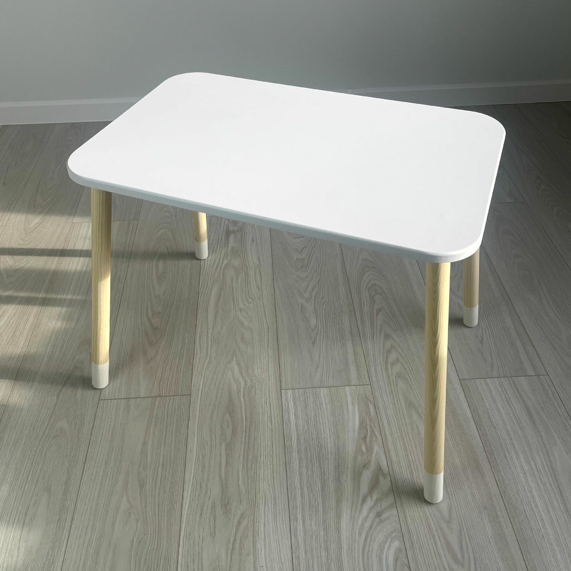 фото Детский стол прямоугольный белый