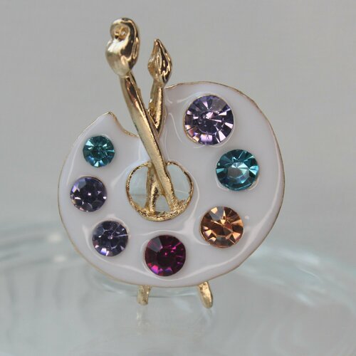 Брошь Ювелирная шкатулка эмаль стразы многоцветный 470₽