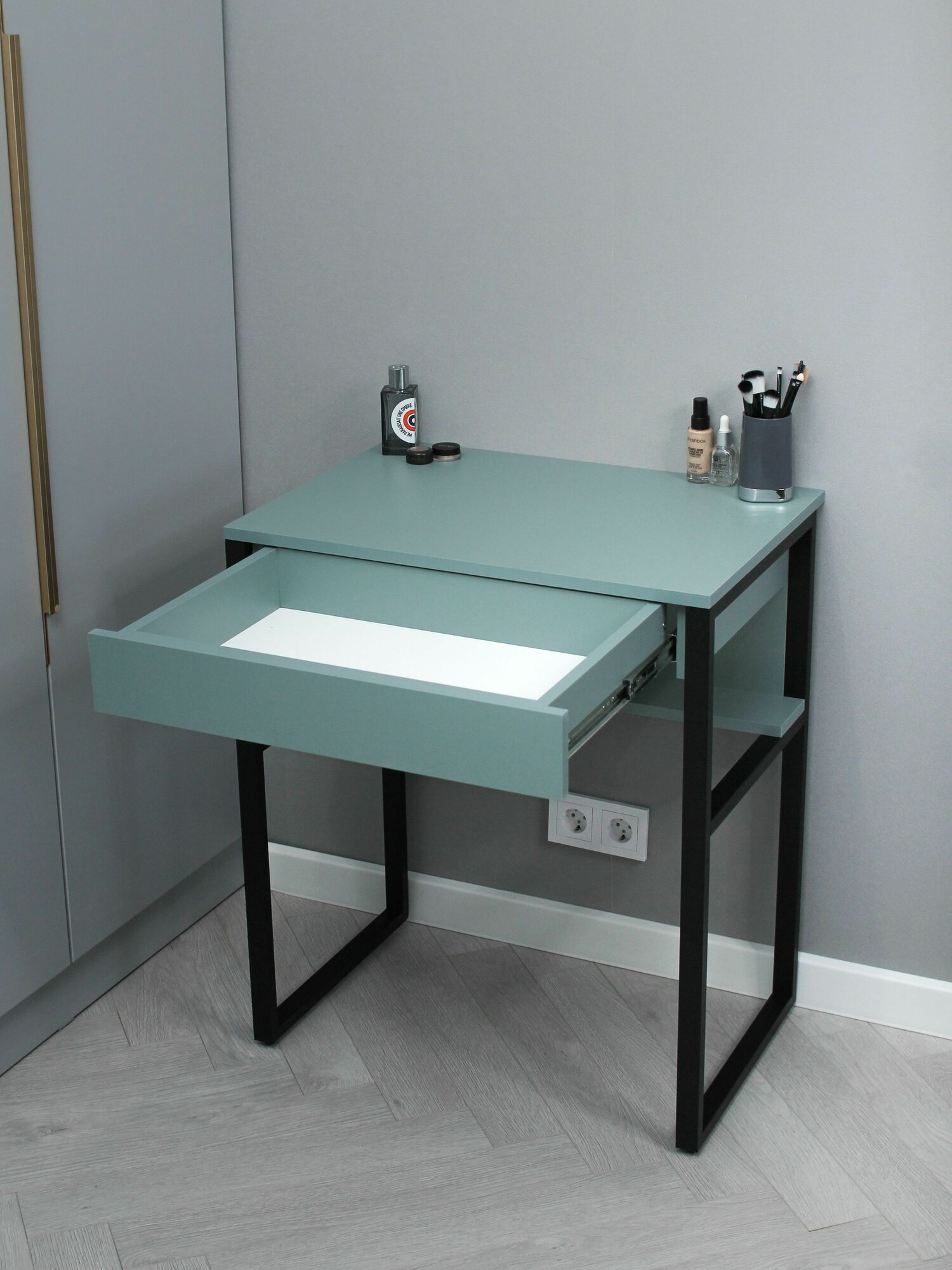 фото Стол туалетный макияжный LOFT-65 (муссон)