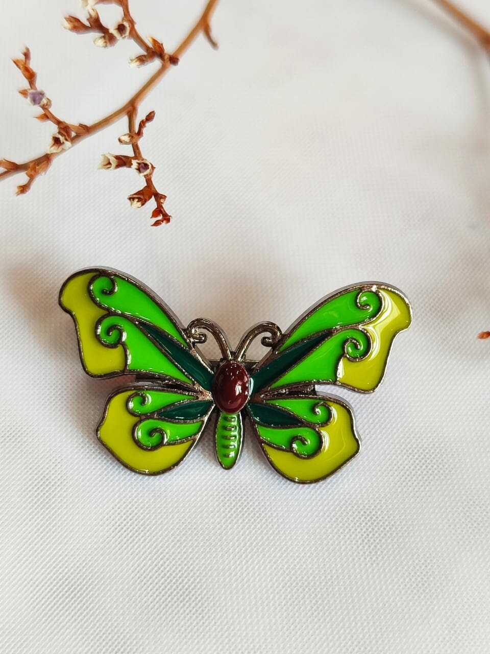 Брошь Queen Fair  эмаль  1 шт   зеленый