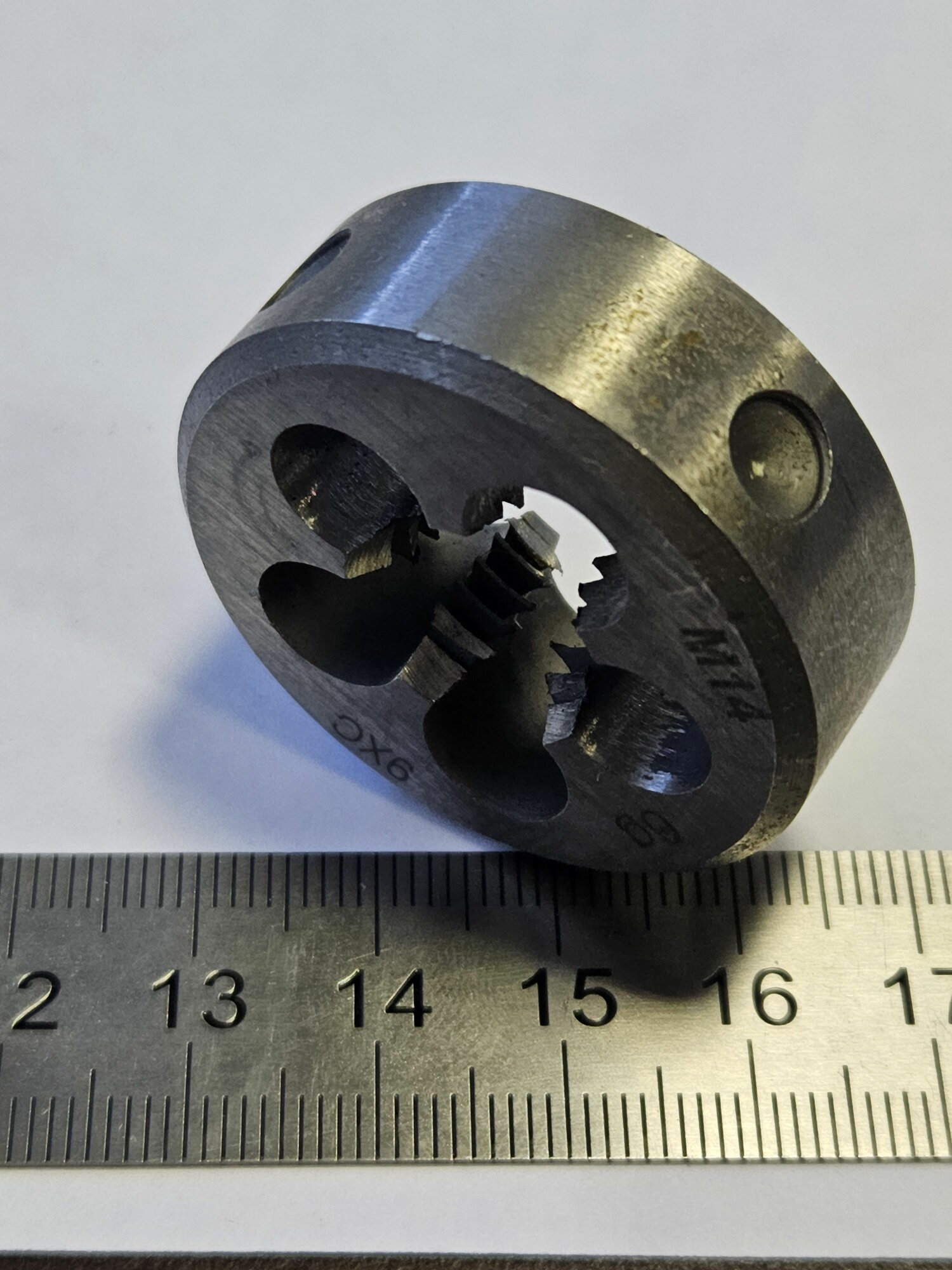 Плашка метрическая М14х2,0 9ХС — фото 1