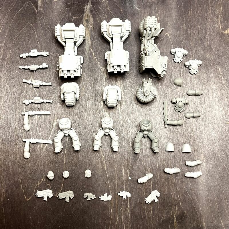 Space Marines Bikers warhammer 40000. Набор миниатюр для настольной игры вархаммер 40К. Байкеры 3 шт. База в комплекте.