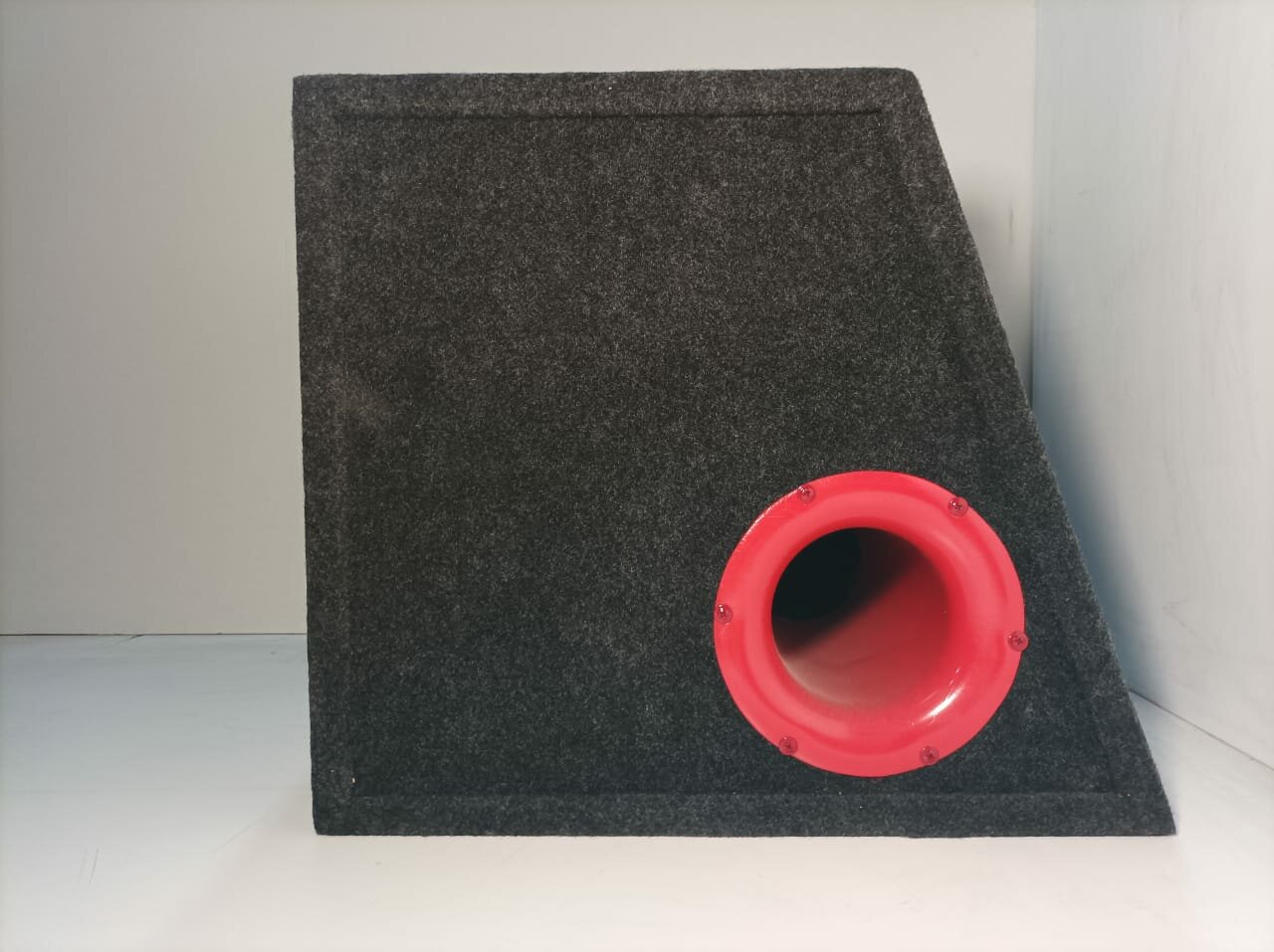 Короб для сабвуфера 15 (356) с боковым ФИ 110мм, 60л