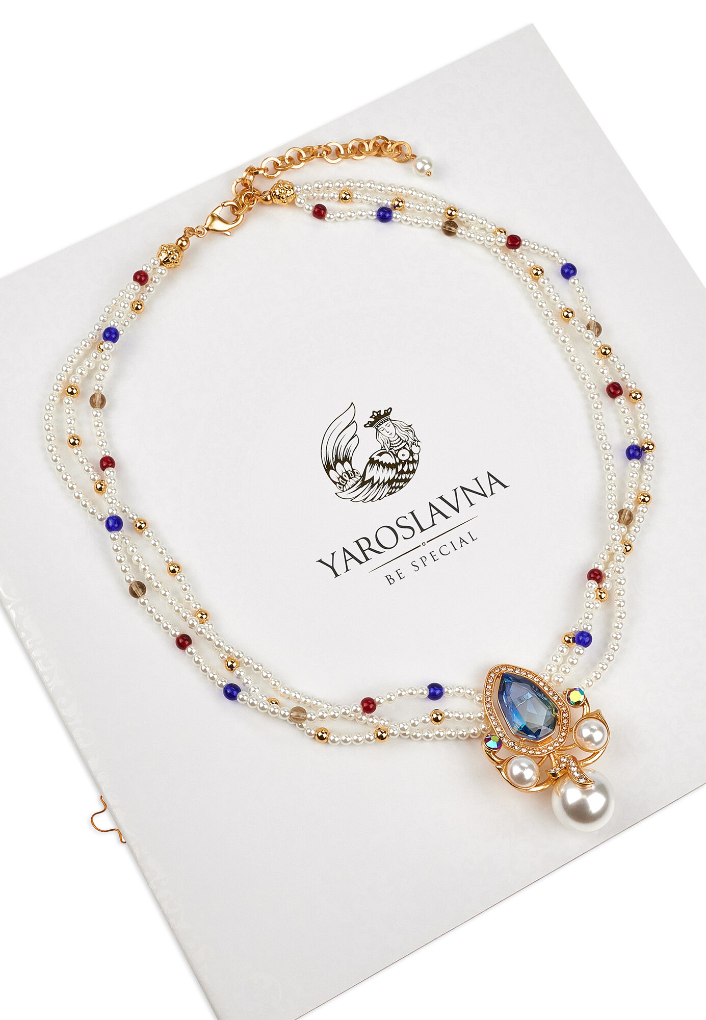 Колье YAROSLAVNA, вулканическая лава, циркон, длина 48 см, белый, синий, красный, золотой — фото 1