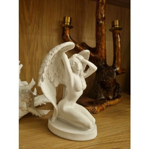 Гипсовая статуэтка для дома и интерьера Девушка-ангел