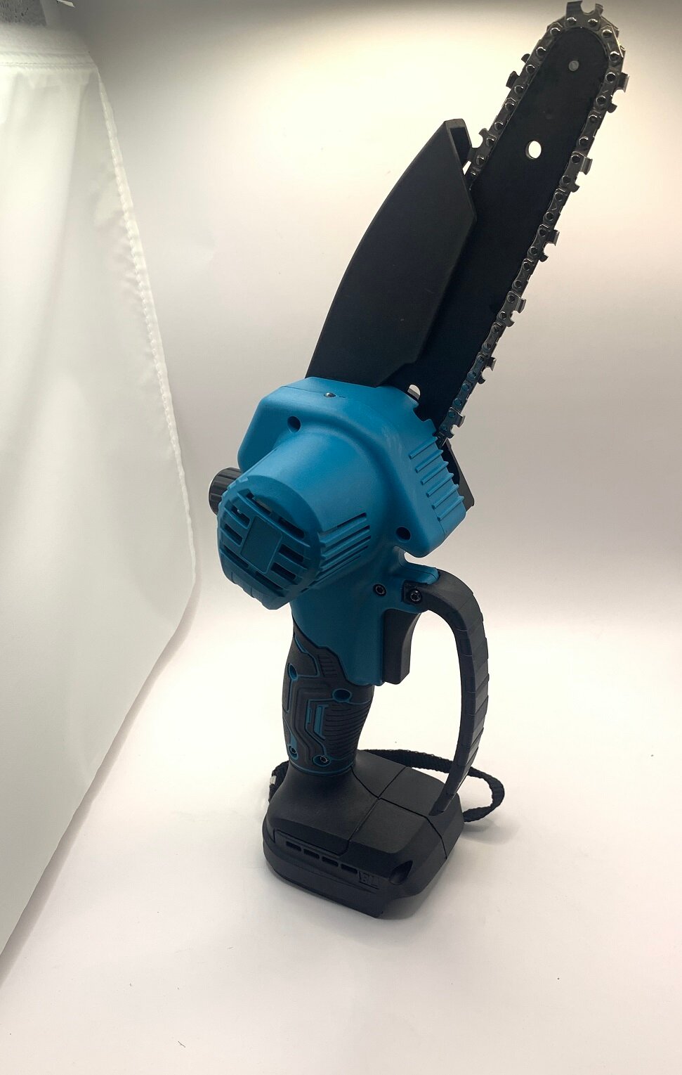 фото Аккумуляторная цепная пила "STOHF" 21В, 2 аккумулятора Li-ion, кейс