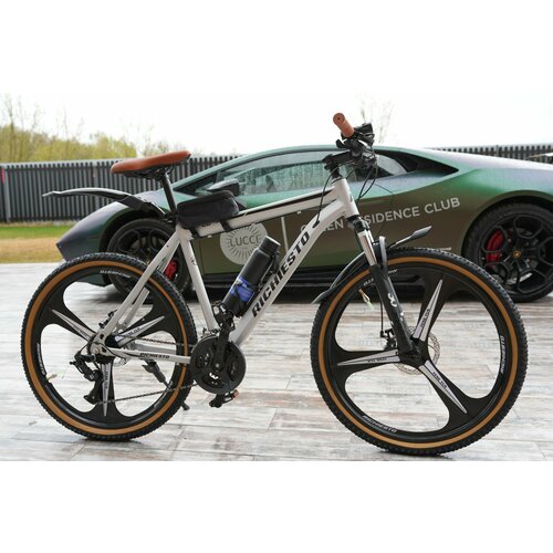 Велосипед RICHIESTO 26 на литых дисках ТРИ луча Горный Спортивный Унисекс серебро 26900₽