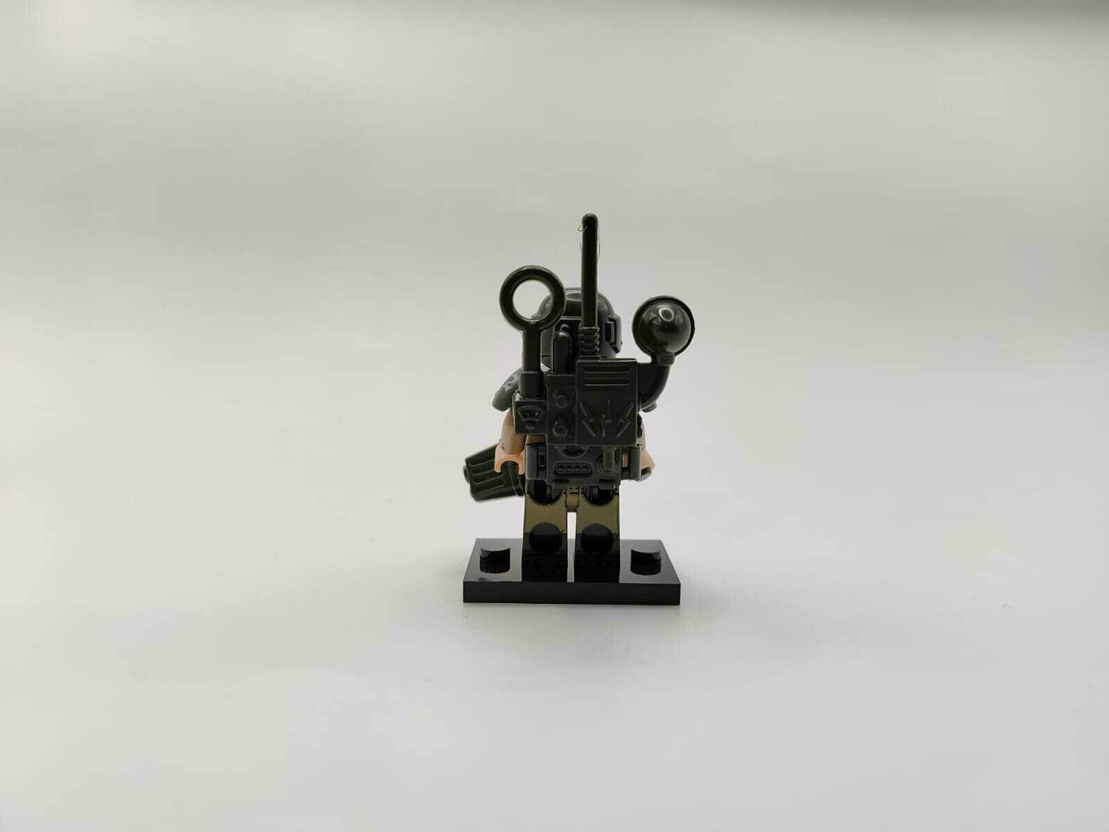 Минифигурка "Гвардеец с плазмоганом", фигурка война из Warhammer, совместима с конструкторами Lego — фото 1