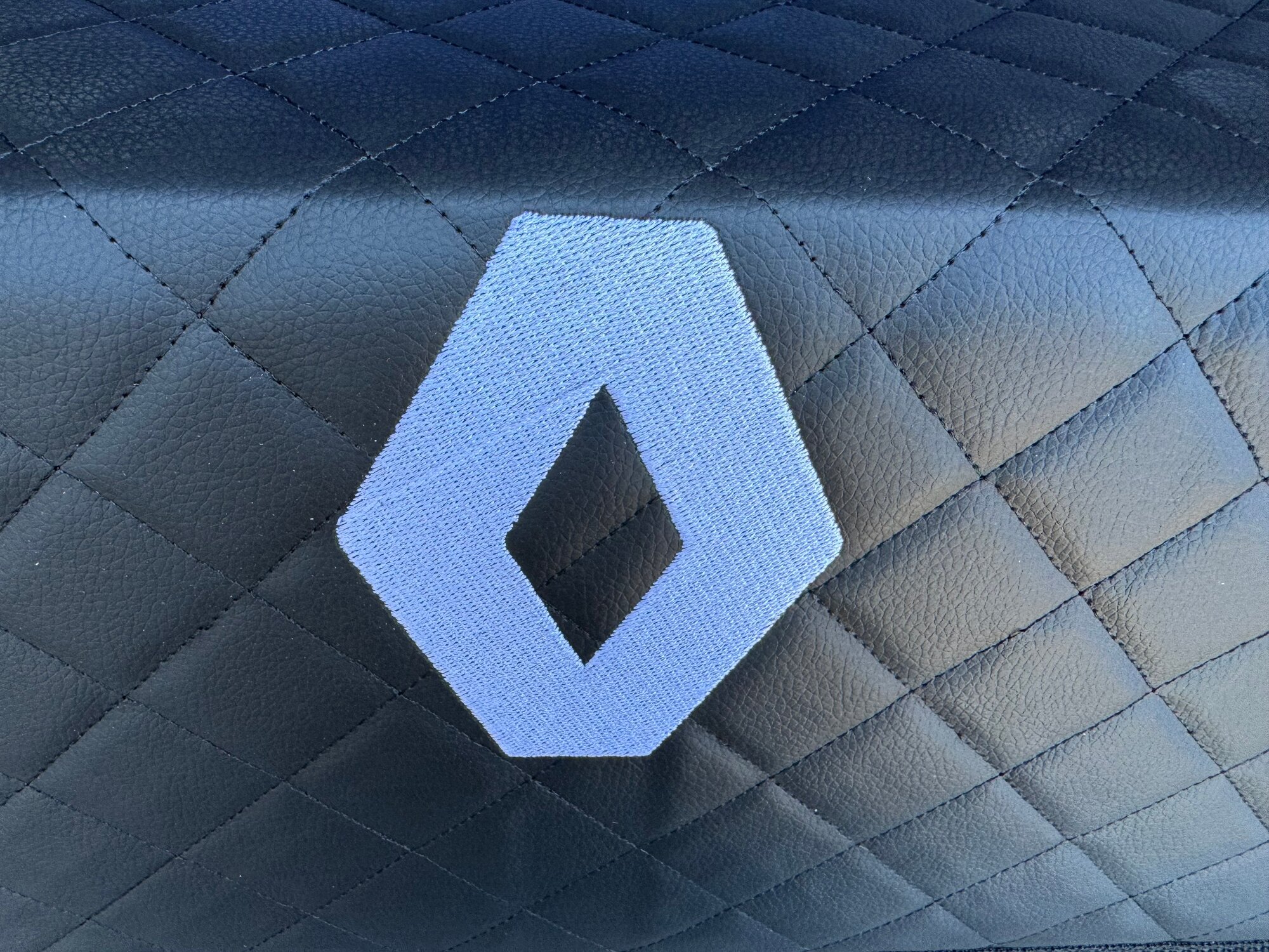 Органайзер в багажник с логотипом RENAULT (Рено) 50 см. Кожзам, ромб, черный.