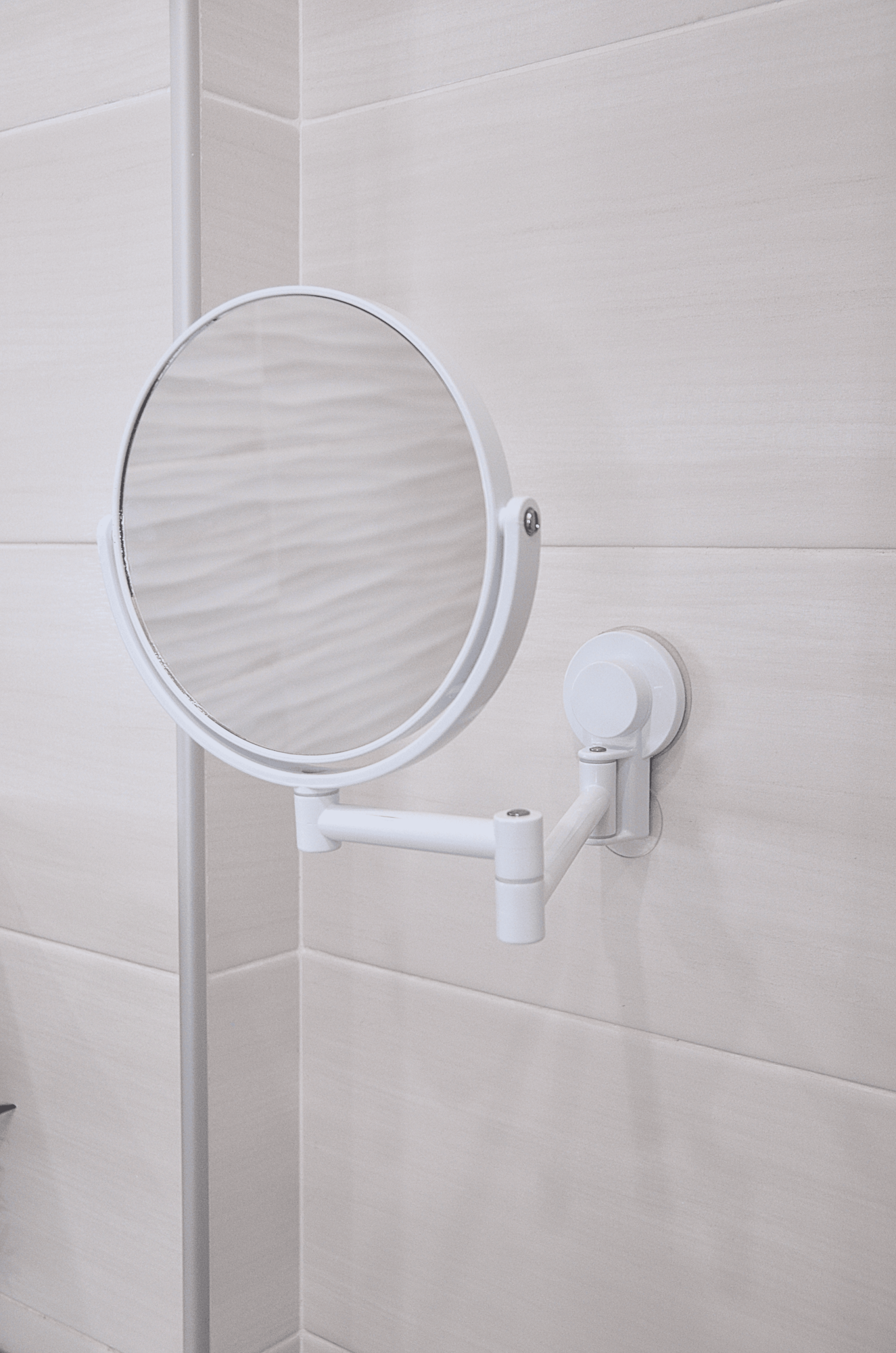 Зеркало косметическое для ванной выдвижное двустороннее на присоске STRONG WALL Шведский Дом SWED HOUSE