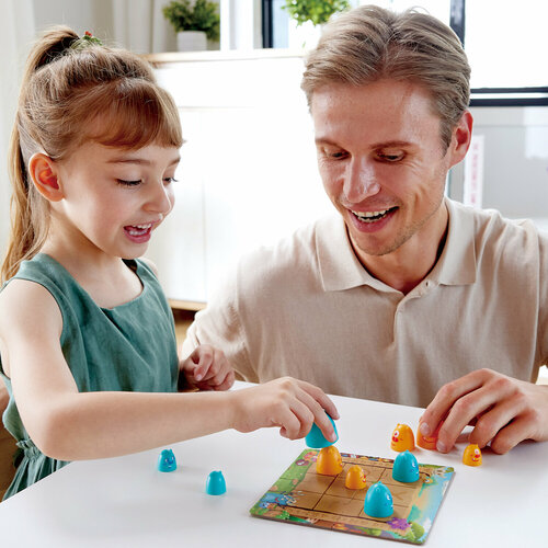 Серия Возьми в дорогу Детская развивающая настольная игра Монстрики топ-топают Hape E1109_HP 705₽