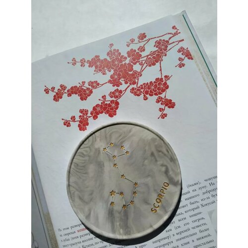 Подставка для интерьера 