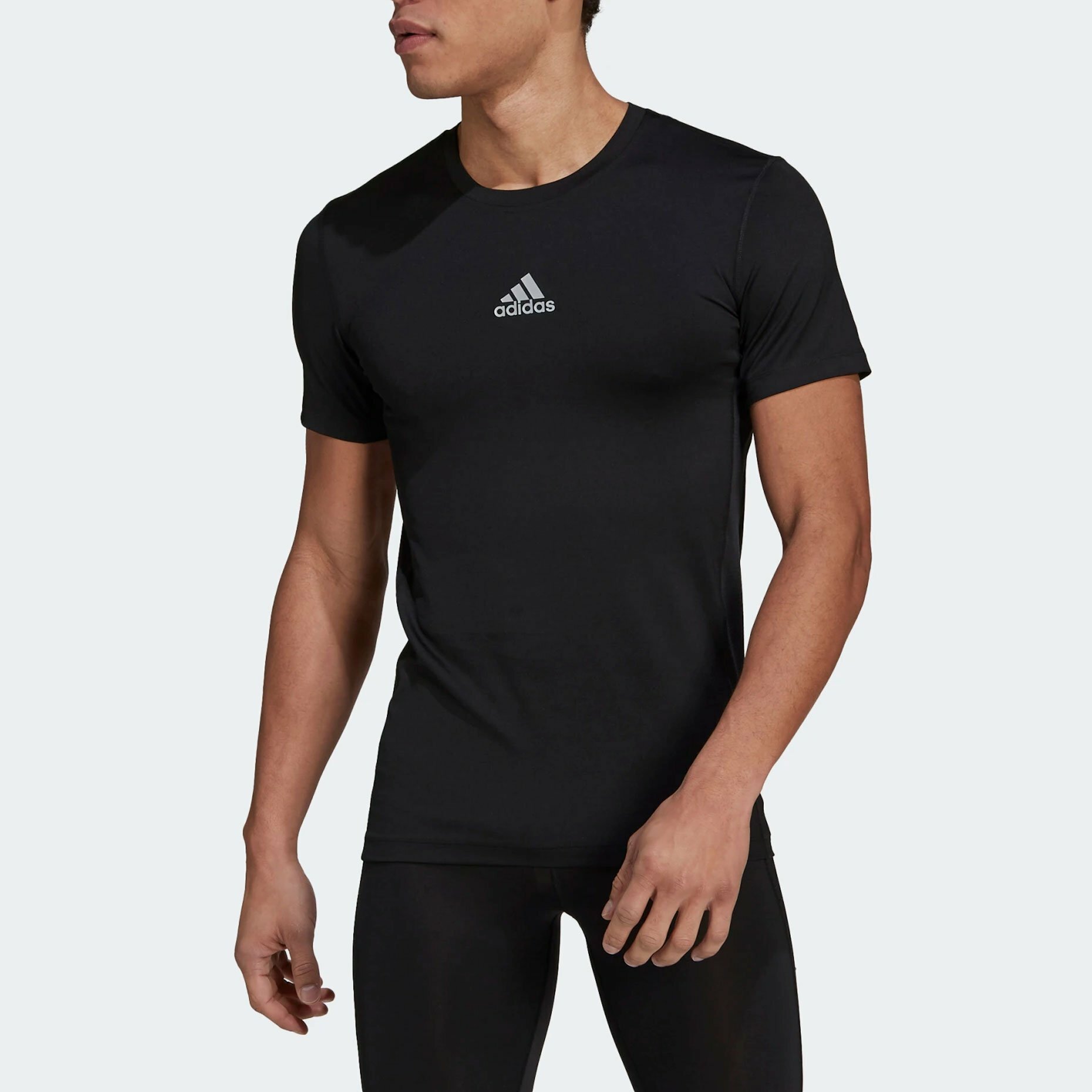 Футболка adidas Techfit