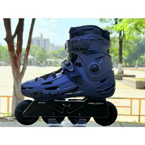 Роликовые коньки с жестким ботинком Flying Eagle F6S Falcon Pro. Синие. Размер 42RU(43EU).