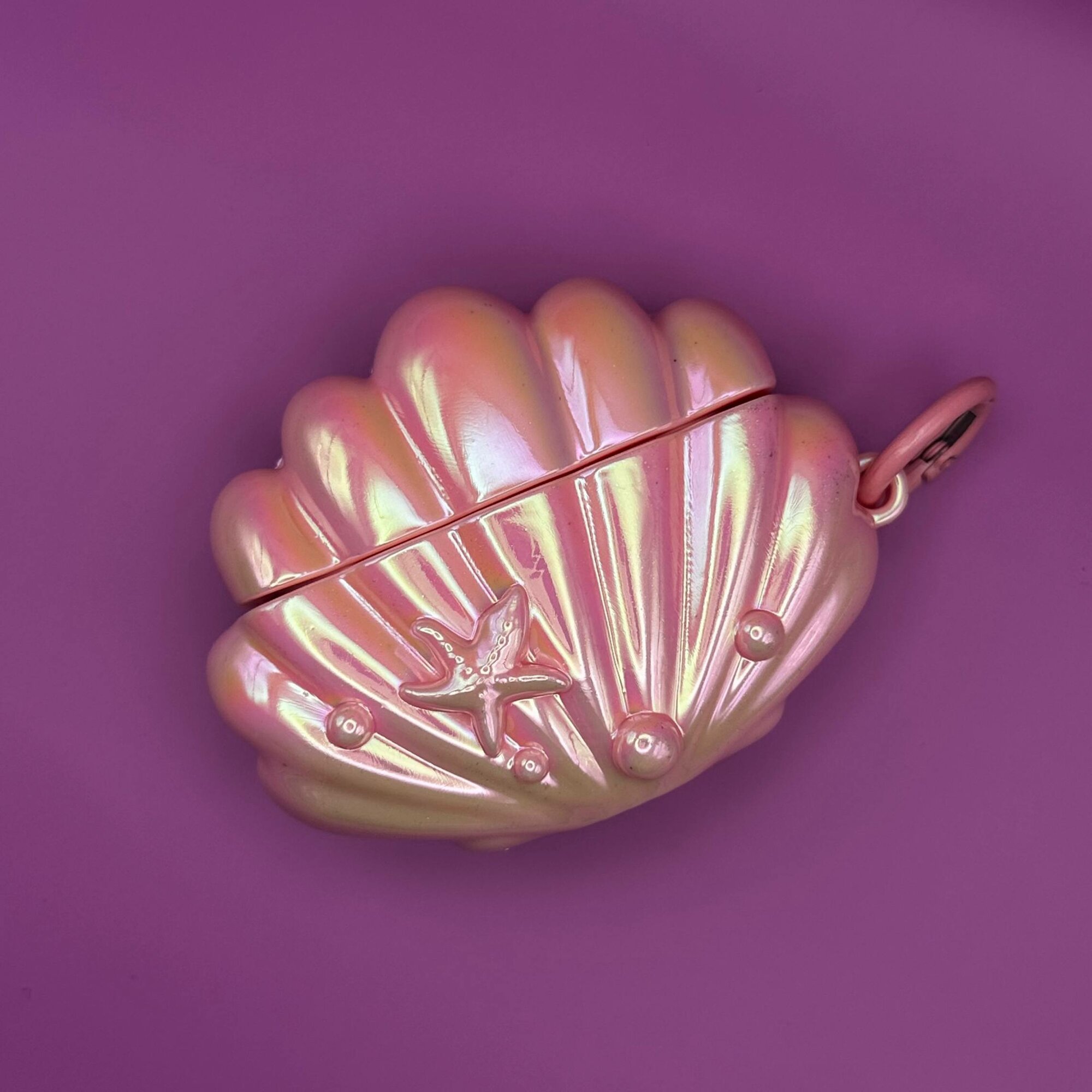 Чехол для наушников AirPods Pro/Pro2 "PINK SEASHELL" / "розовая ракушка", силиконовый, розово-перламутровый цвет