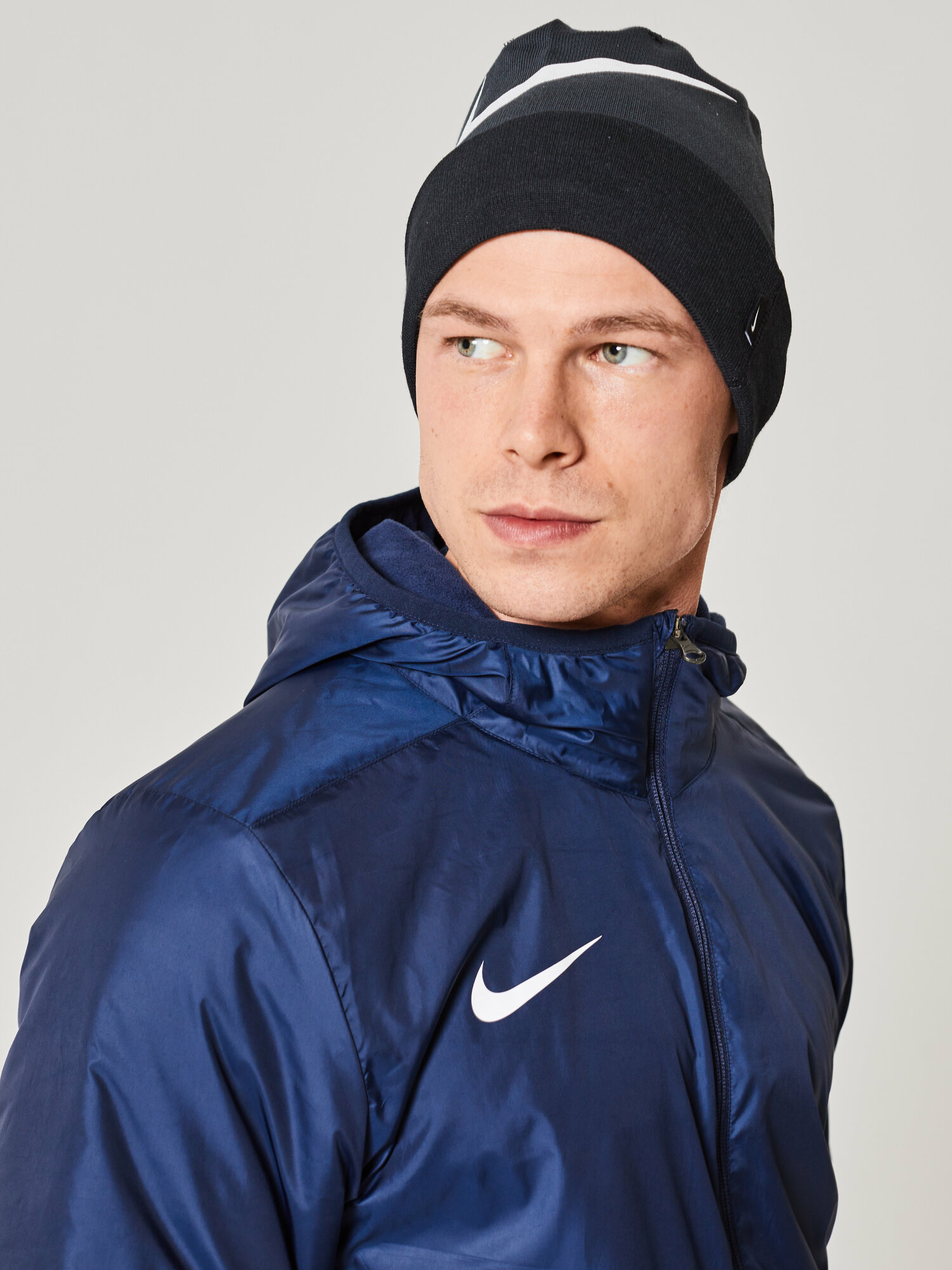 Шапка-бини NIKE для мужчин, размер OneSize, черный — фото 1