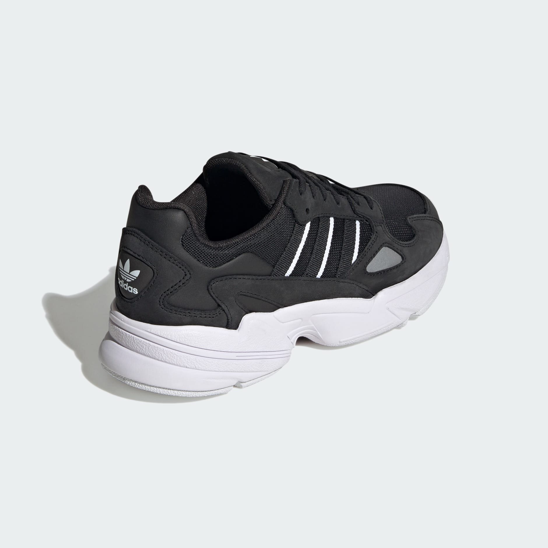 Кроссовки adidas Falcon W