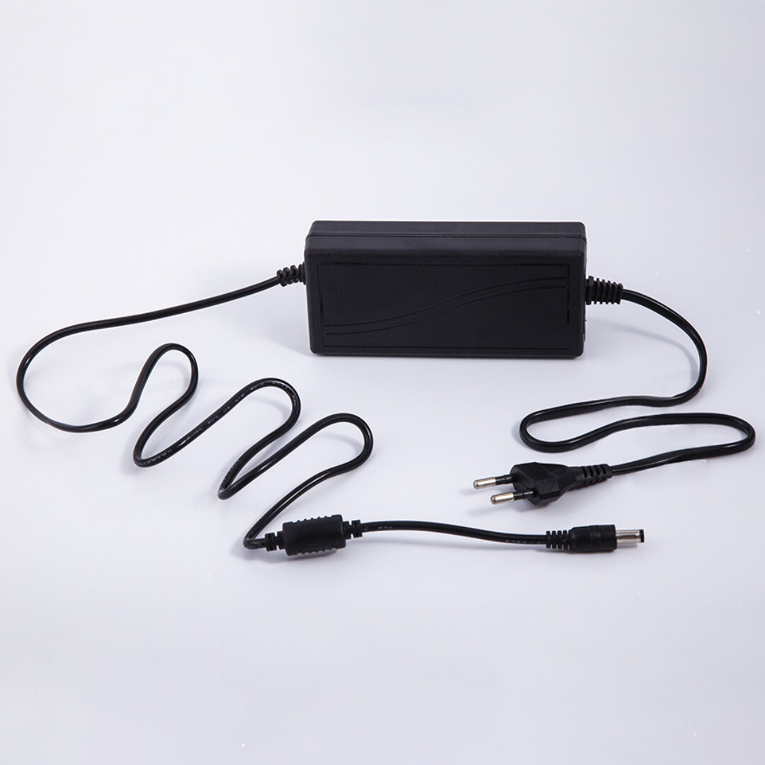 фото Блок питания 12V 5.0A (12В 5.0А) Штекер 5.5x2.1 мм. Универсальный сетевой адаптер для светодиодных лент, неоновых вывесок, приставок Триколор, НТВ, Ростелеком, видеонаблюдения