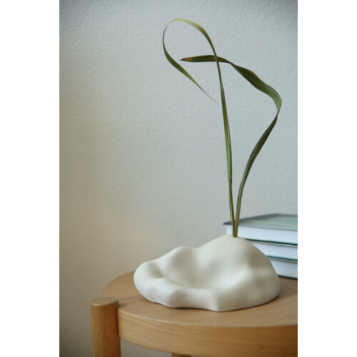 Ваза ZAVOD BETON Венера D 18 см высота 8 см бетон настольная напольная 1100₽