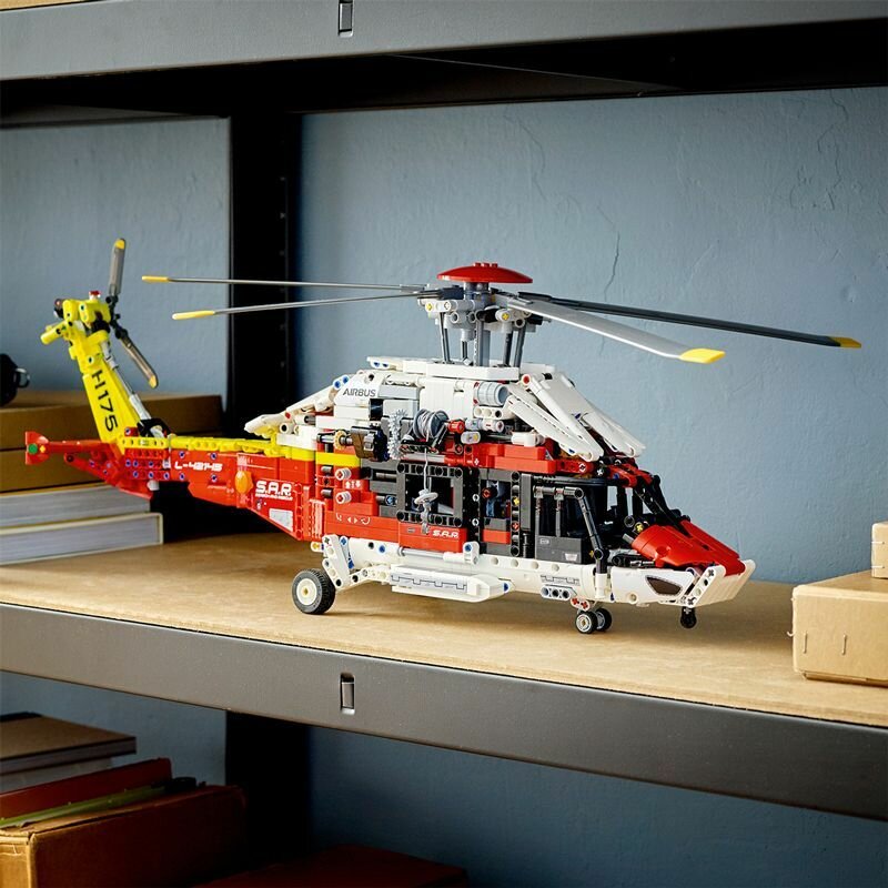 Конструктор Lepin Technic Большой Спасательный вертолет Airbus H175, подвижные элементы, 2001 деталей - LE-74666
