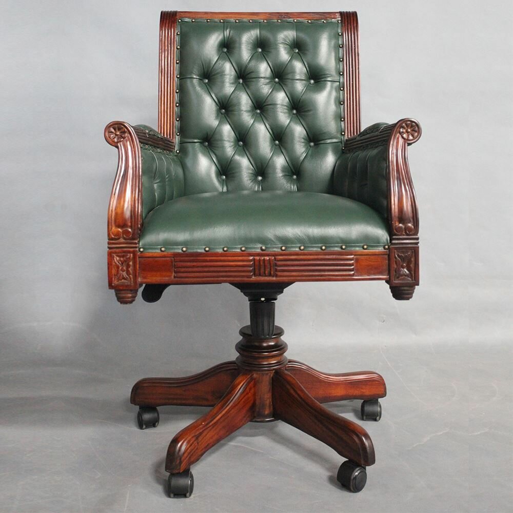 Кресло для руководителя из красного дерева (mahogany wood) с кожаной обивкой