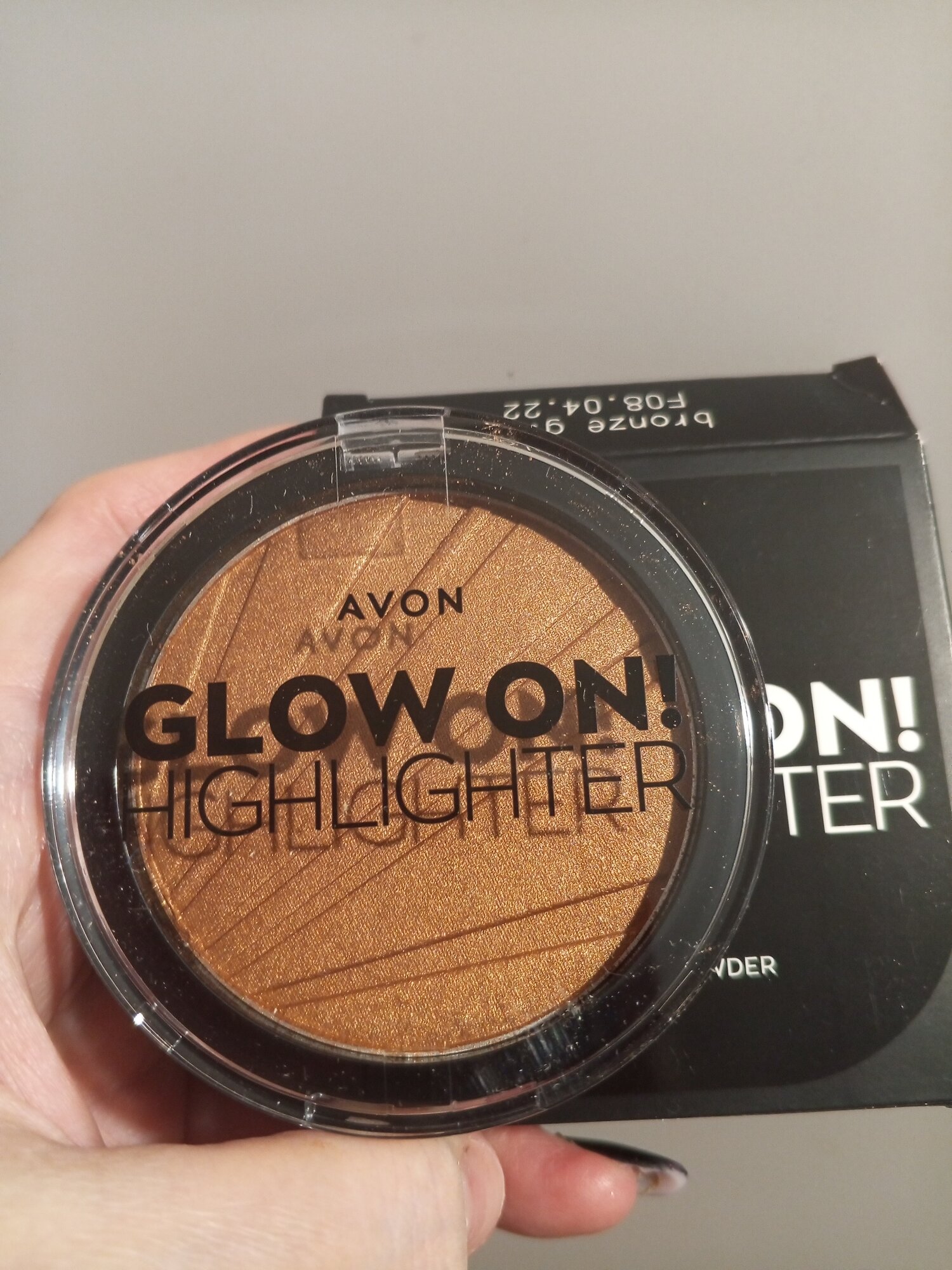 AVON Хайлайтер Glow On Pressed powder, 12,5 г, цвет bronze glow.