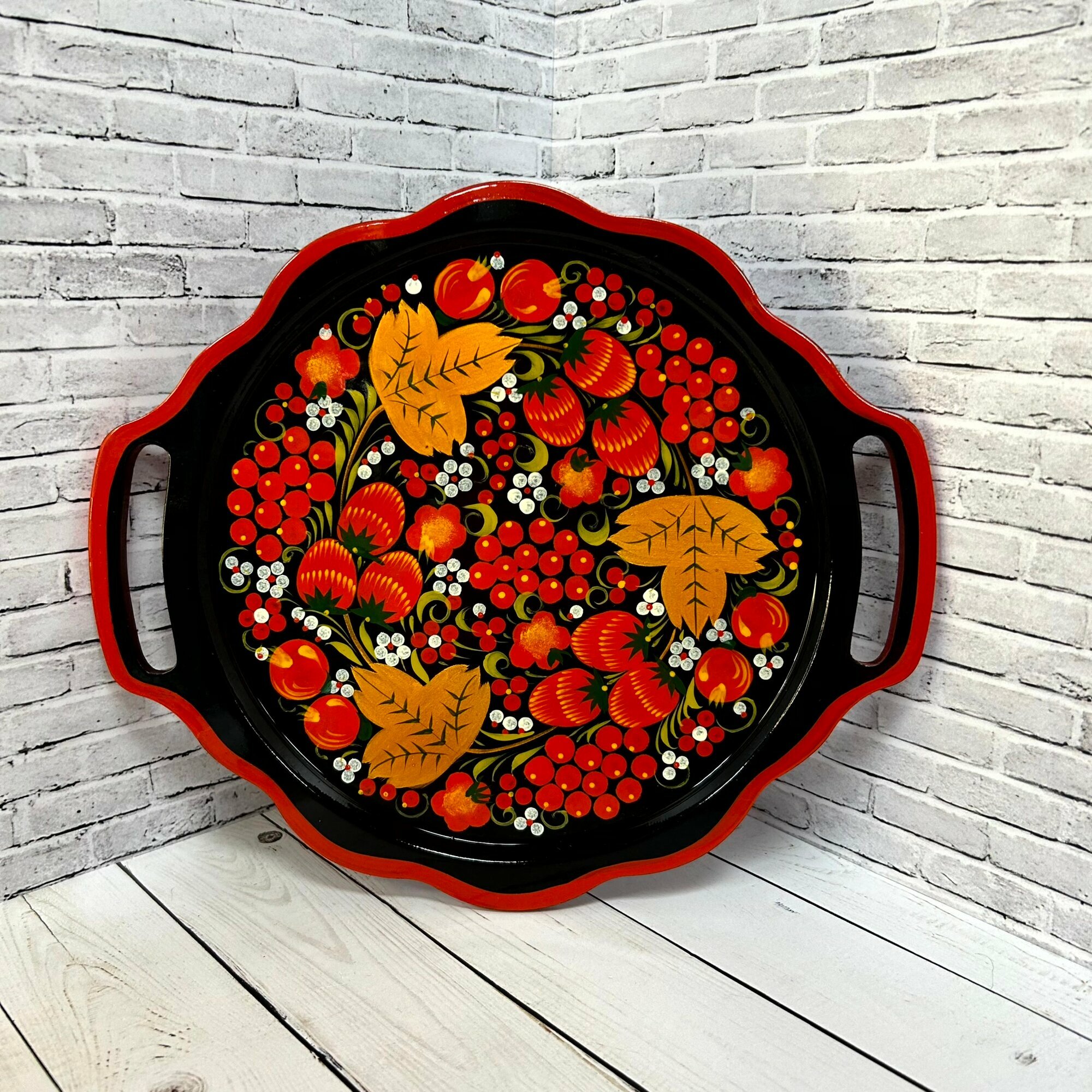 фото Поднос с ручками 250*290 мм тарелка деревянная с росписью Хохлома