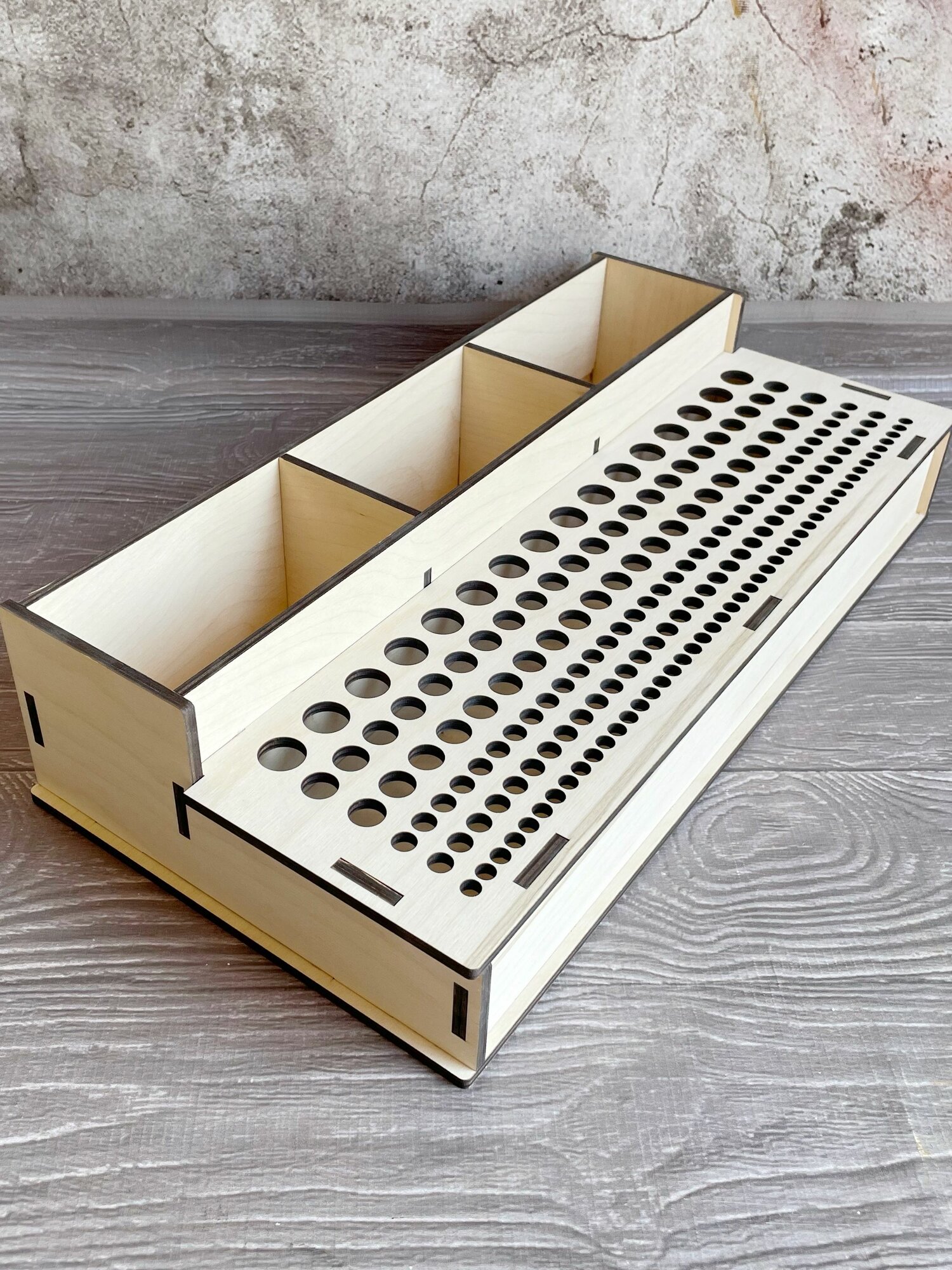 фото Деревянный органайзер для инструментов, отверток, стамесок, слесарного инструмента