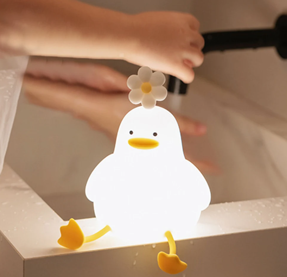 Ночник Уточка с цветочком (с зарядным кабелем USB Type-C) беспроводной детский ночник, светильник, подставка под телефон