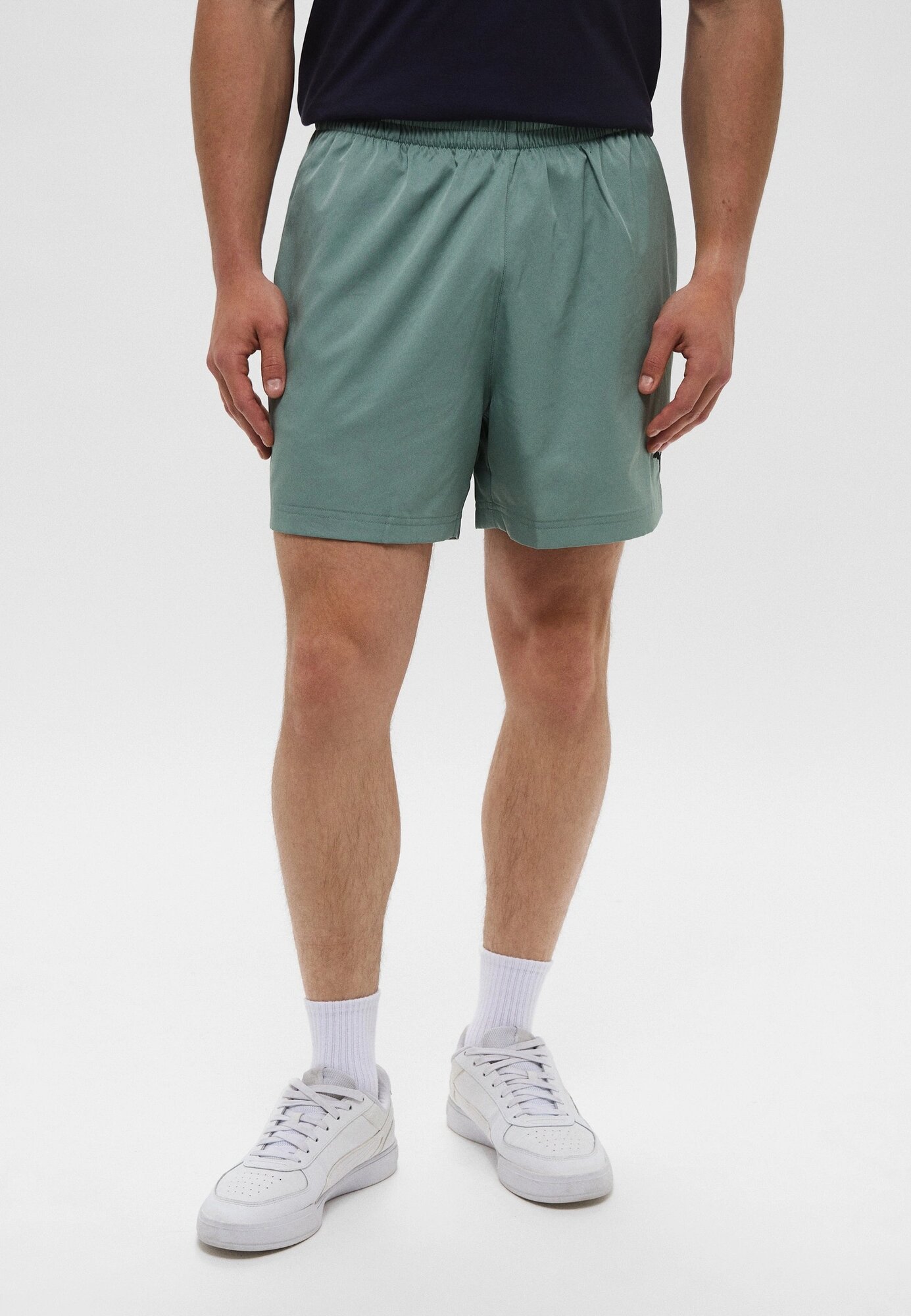 Шорты спортивные PUMA ESS Woven Shorts 5" (s), размер 46-48, зелeный