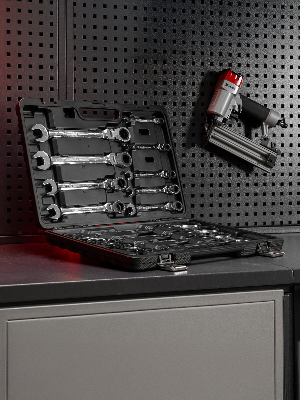 Набор ключей комбинированных трещоточных шарнирных MATRIX 13шт 14798 - фото №2