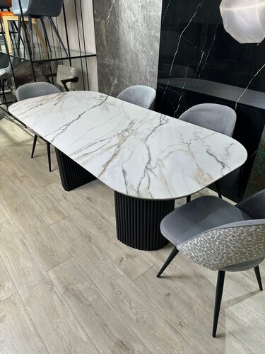 Изображение товара Стол кухонный из керамогранита Mesa design Tubos Dobles белый с прожилками 200x90x75 см, черное подстолье