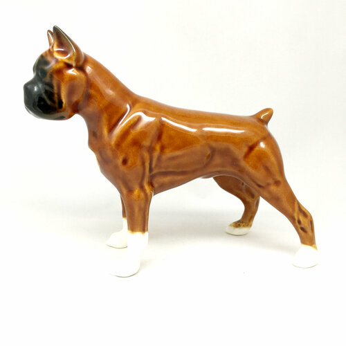 Статуэтка собака фарфоровая боксера рыжий в чулках 1395₽