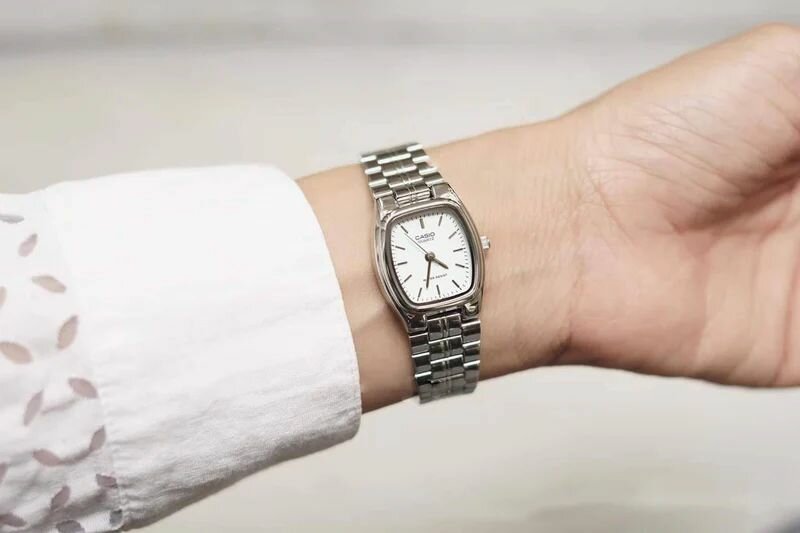 Наручные часы CASIO, серебряный — фото 1