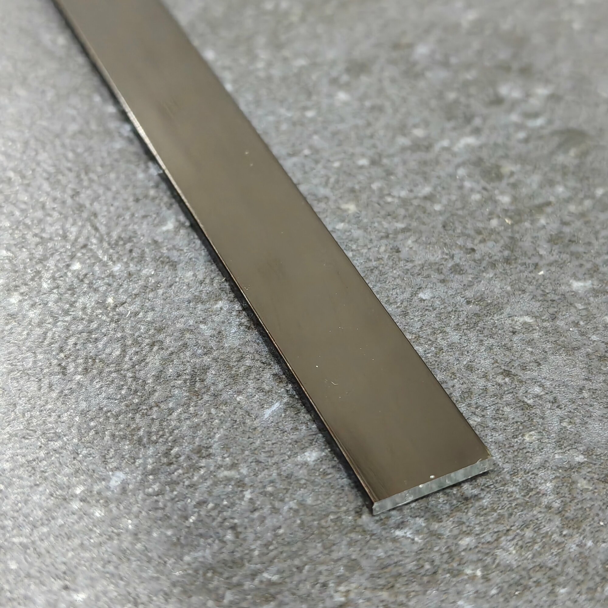 Полоса алюминиевая декоративная 10х1.5мм 2.7м Бронза глянец