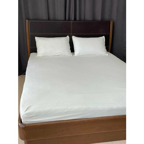 бежевый, молочный