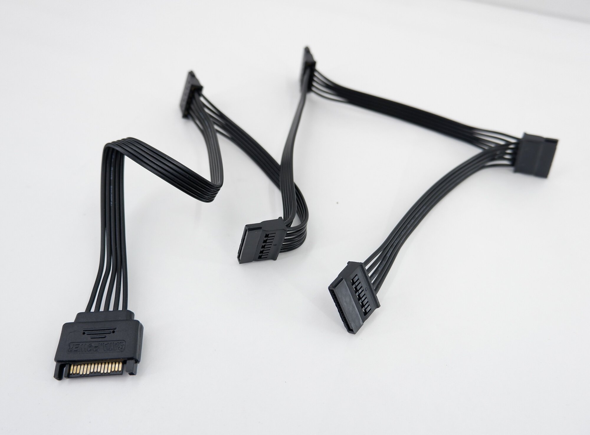 Переходник / Разветвитель питания SATA (папа) - 5 SATA (мама) — фото 1