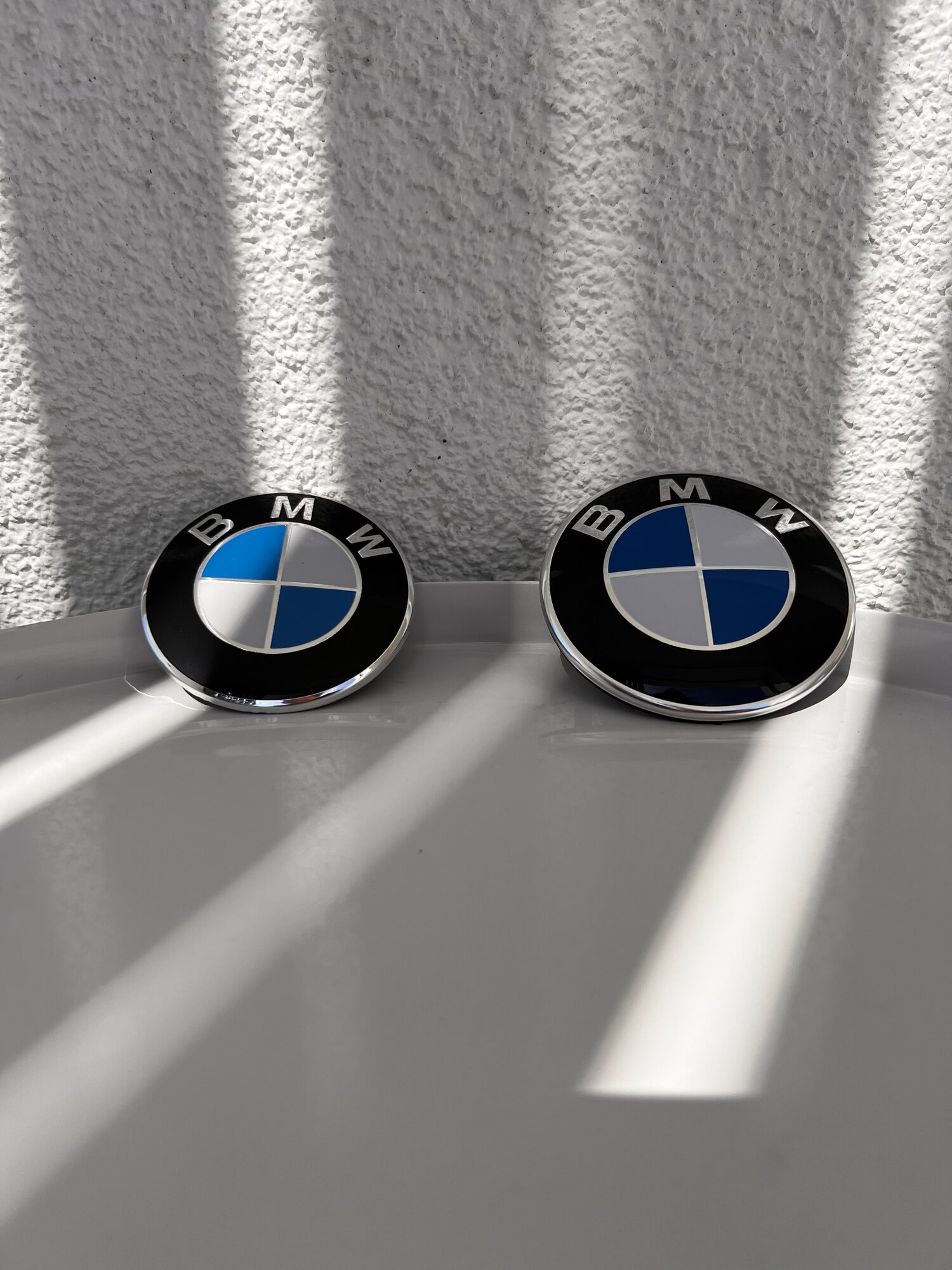 Эмблема BMW на капот и багажник 82 мм 51 14 8 132 375 51148132375