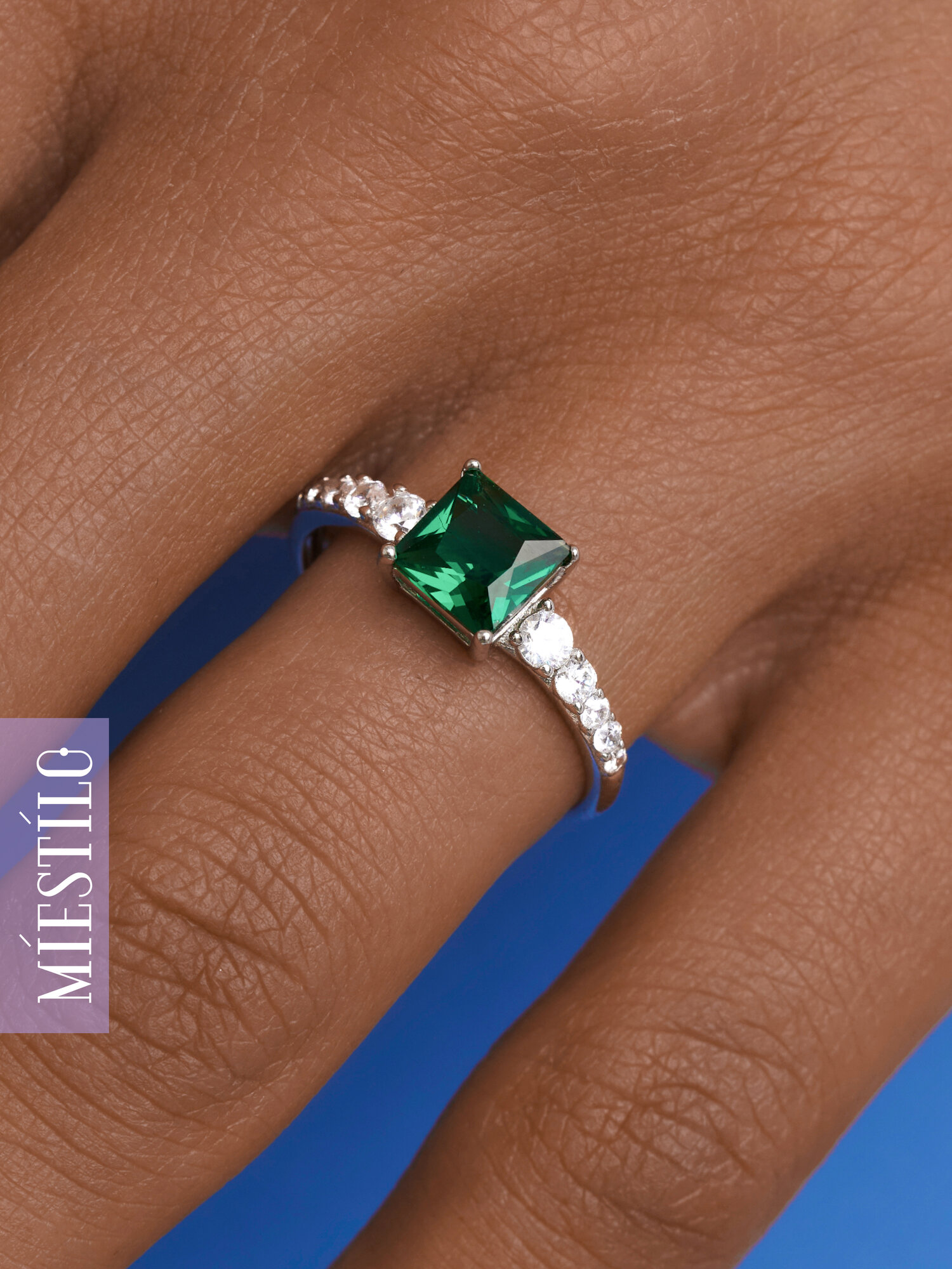 Кольцо помолвочное MIESTILO ювелирное дорожка с крупным зеленым камнем, серебро, 925 проба, родирование, фианит