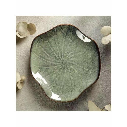 Блюдо сервировочное Пайро Цветок 215х25 см 1196₽