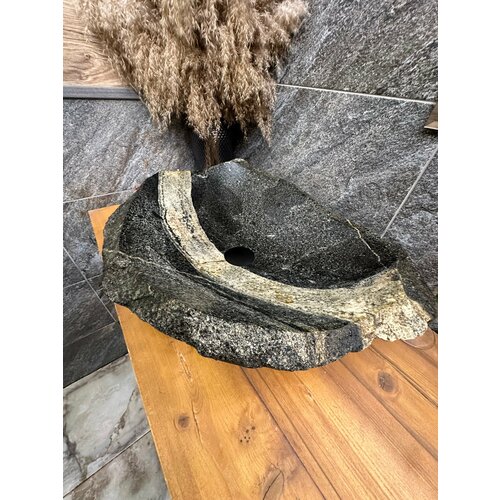 Раковина из натурального камня Black Swan Big Royal 63x45 36800₽